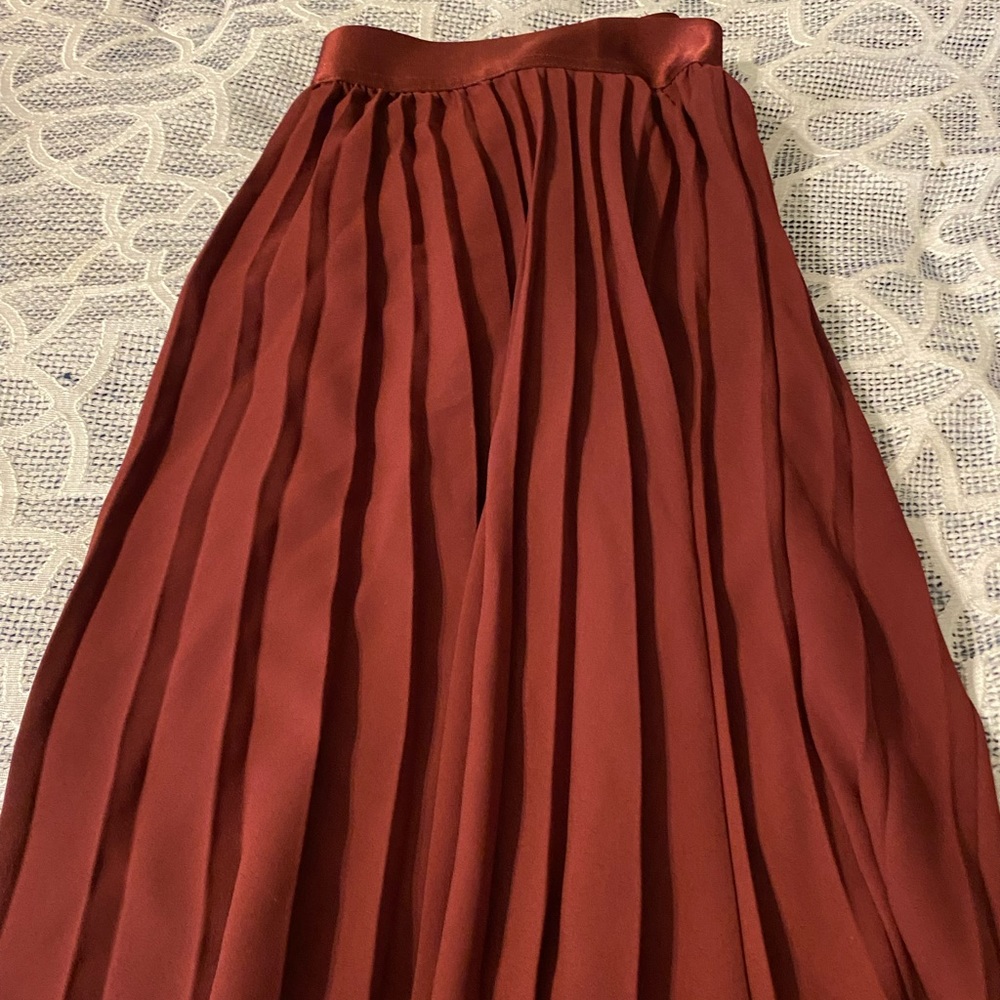 Pleated skirt